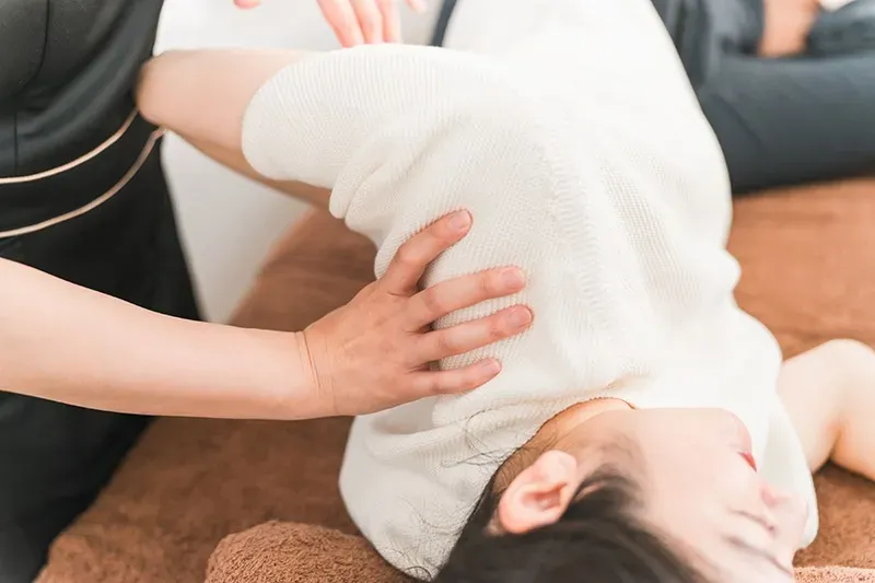 整体治療の豊富な経験を活かした五十肩治療